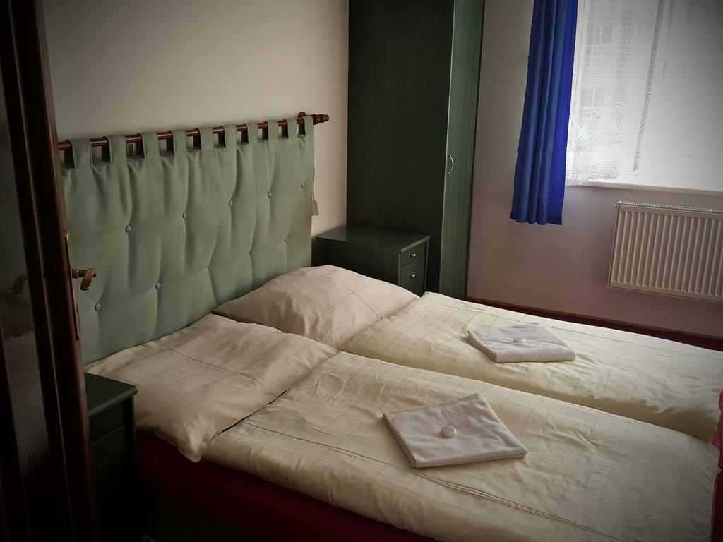 Harmony Hall Apartments Hradec Kralove Ngoại thất bức ảnh